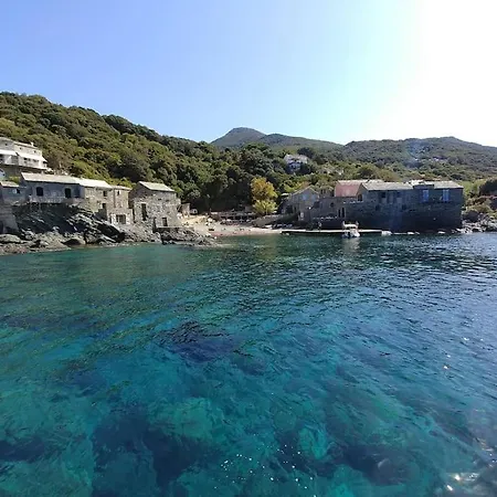 Waterfront Authentic Corsican House Semesterbostad *