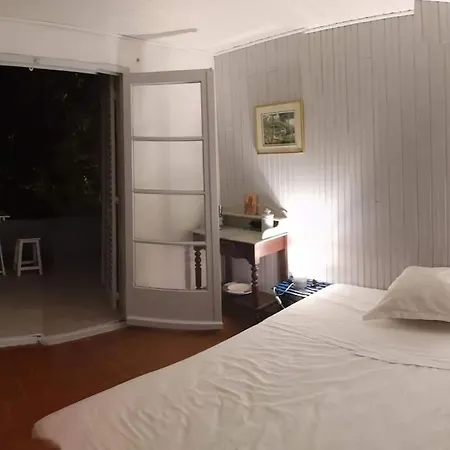 Waterfront Authentic Corsican House Semesterbostad Pino