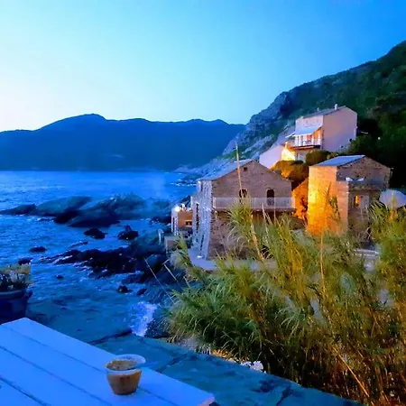 Waterfront Authentic Corsican House *