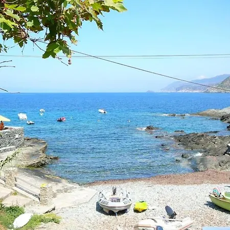 Semesterbostad Waterfront Authentic Corsican House