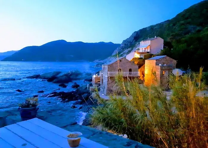 Waterfront Authentic Corsican House *