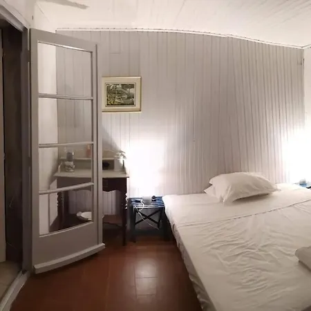 Waterfront Authentic Corsican House Nyaraló