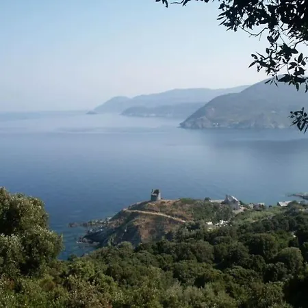 Nyaraló Waterfront Authentic Corsican House