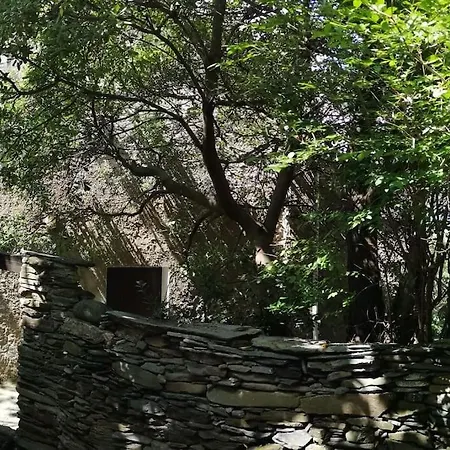 Waterfront Authentic Corsican House Nyaraló