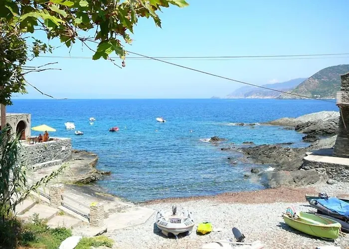 Дом отдыха Waterfront Authentic Corsican House
